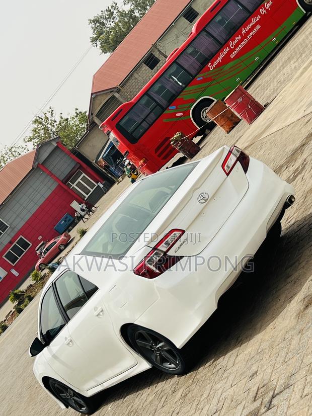 Toyota Camry SE 4dr Sedan (2.5L 4cyl 6A) 2013 White
