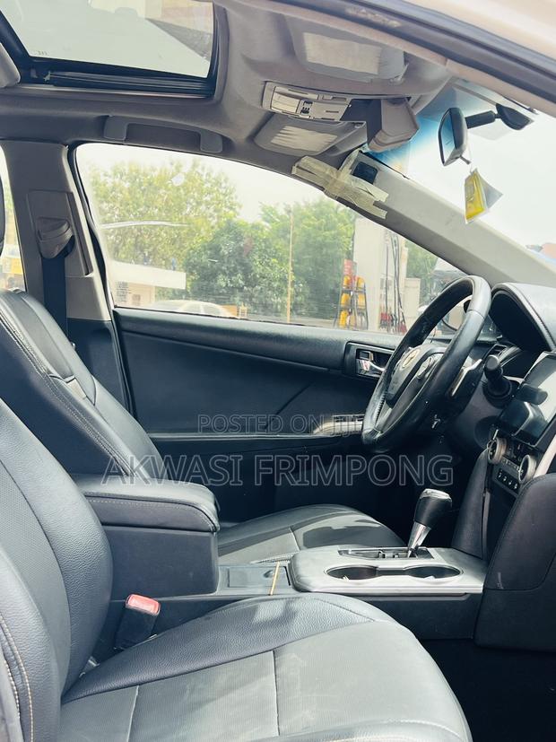 Toyota Camry SE 4dr Sedan (2.5L 4cyl 6A) 2013 White