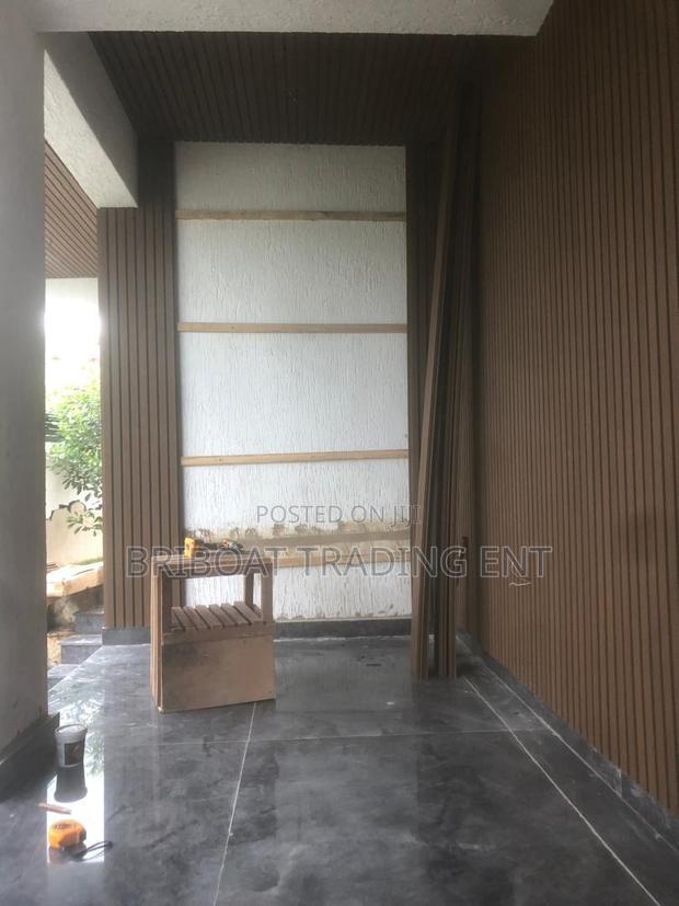 Outdoor Panels · Photo 2