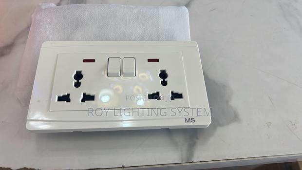 Ms Double Socket White · Photo 2