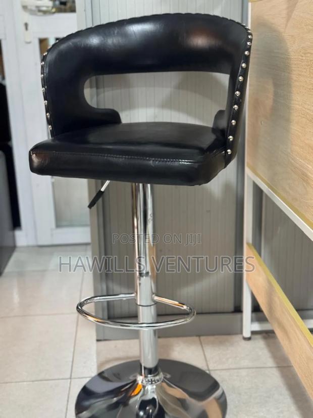 Classic High Counter Stool · Photo 2
