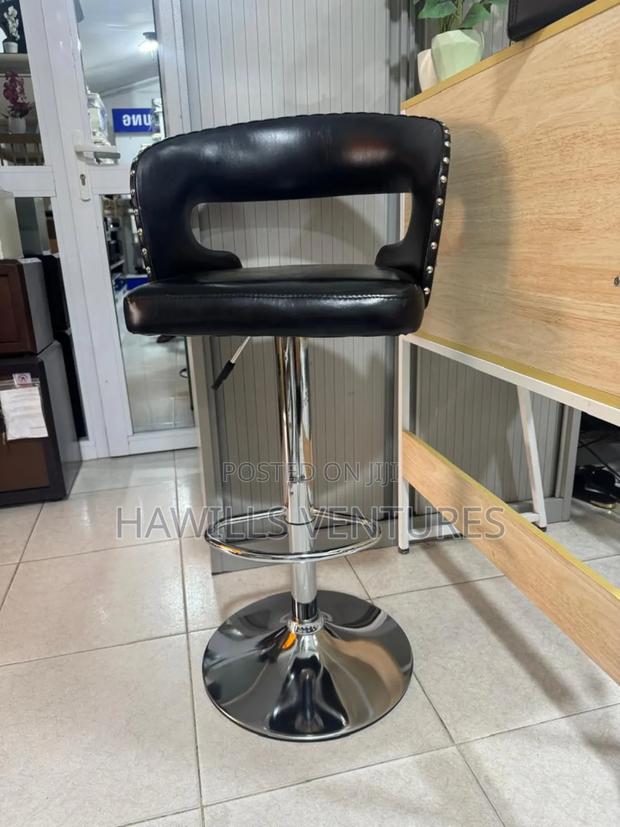 Tall Counter Stool · Photo 2