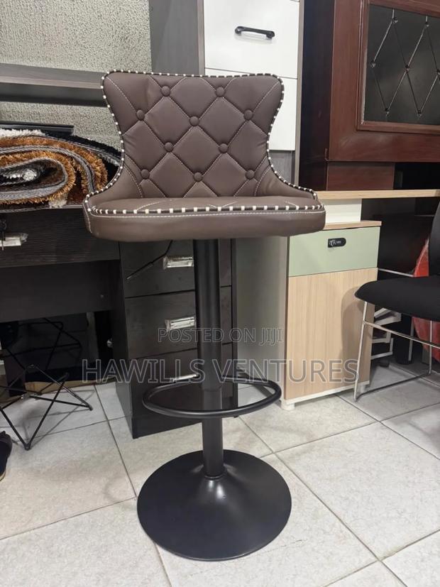 High Stool Seat. · Photo 2