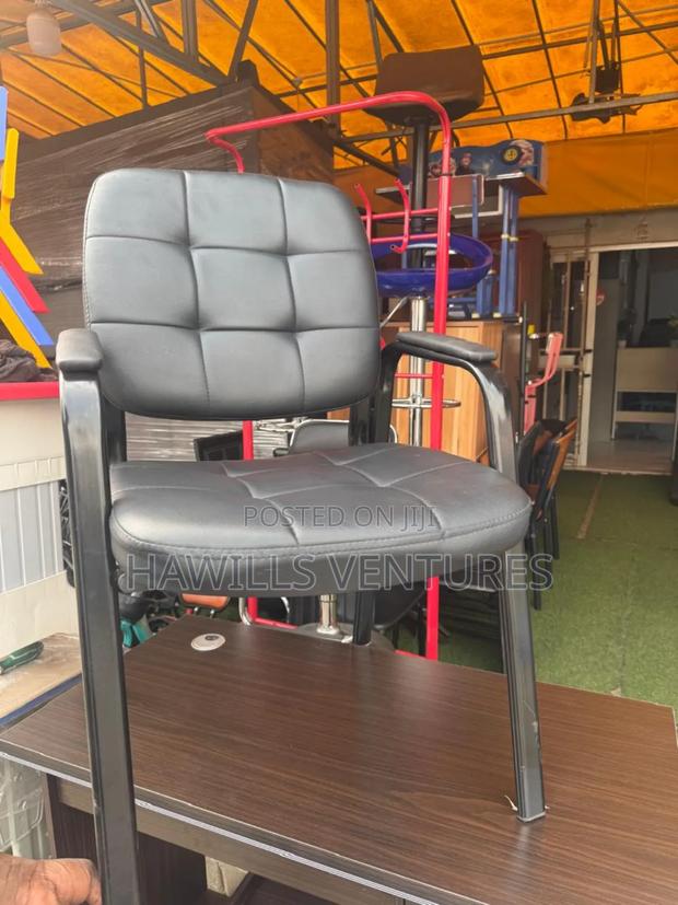 Office Chair Visitor · Photo 2