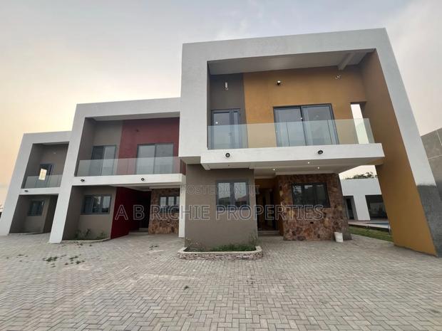3bdrm Townhouse / Terrace in Ab Richie Properties, Tema Metropolitan · Photo 1
