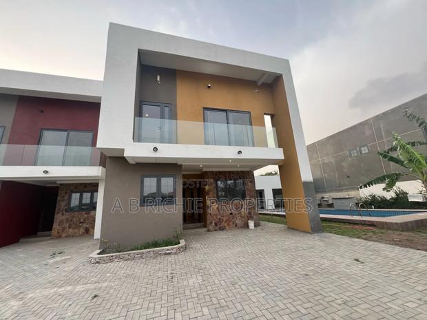 3bdrm Townhouse / Terrace in Ab Richie Properties, Tema Metropolitan · Photo 4