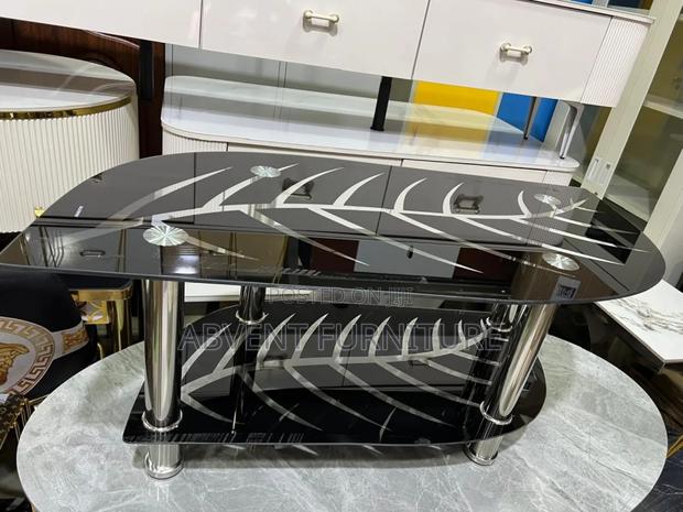 Leaf Style Center Table · Photo 2