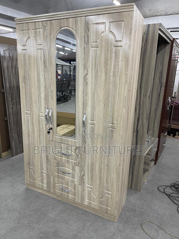 3 Doors Foreign Wardrobe Simple Design for Laundry Storage · Photo 4