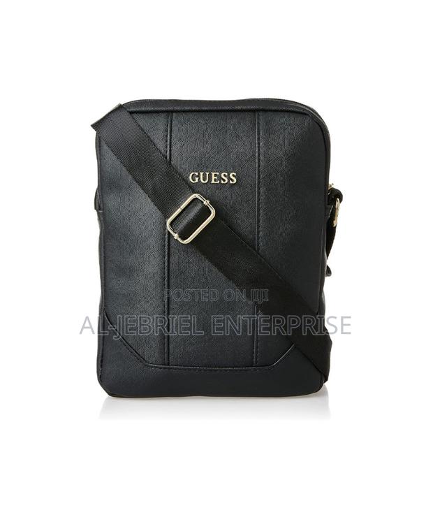 Guess Pu Saffiano Tablet Bag · Photo 3