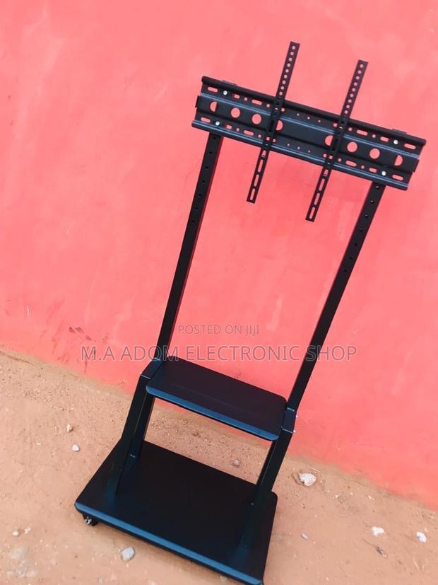 Freestanding Tv Display 32 70 Inch Move · Photo 2