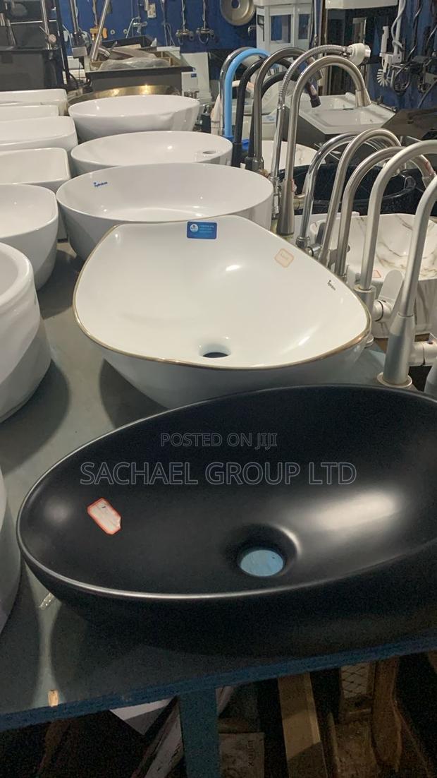 Counter Top Hand Ceramic Basin · Photo 4