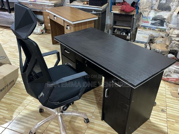 120x60cm Brand New Desk With Drawers and Chair · Photo 3