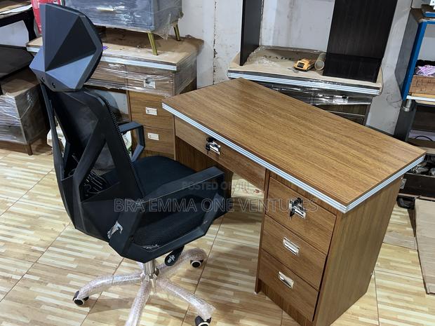 1mx0.5m Table With Chair · Photo 4