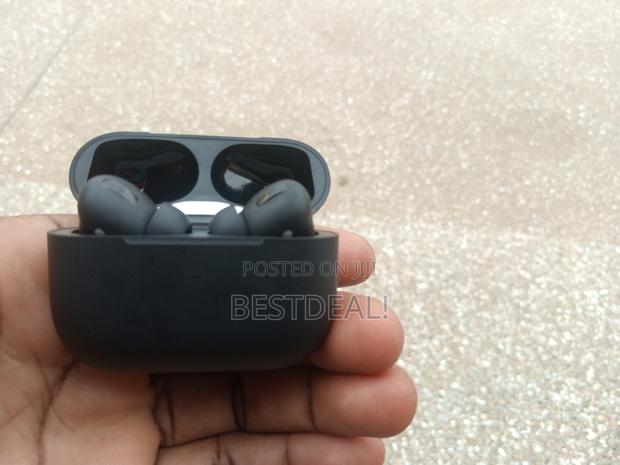Apple Airpods Pro 2 2nd Gen. · Photo 2