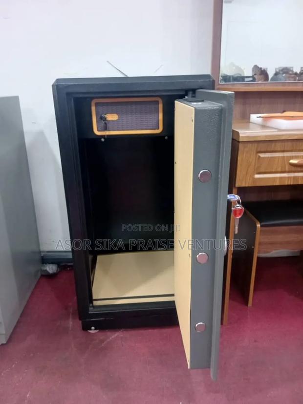 Money Safe · Photo 2