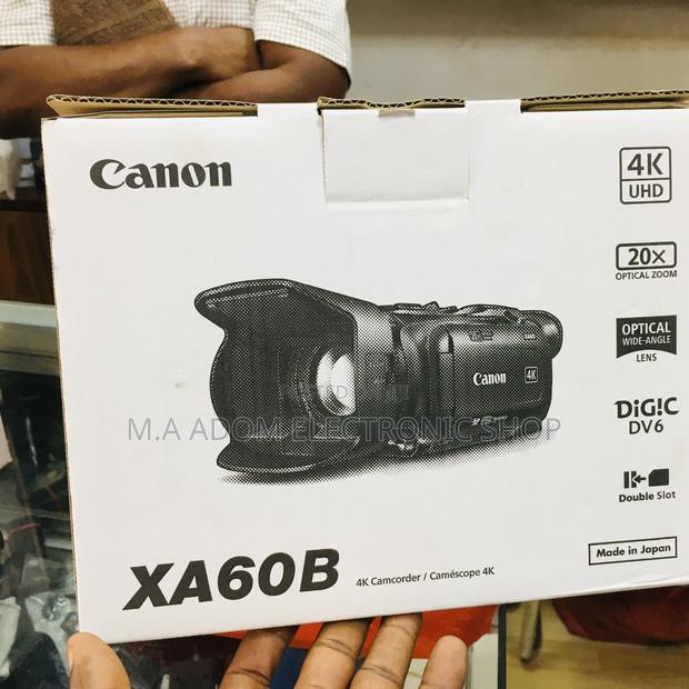 Canon Video Camera Xa60b With Handle · Photo 2