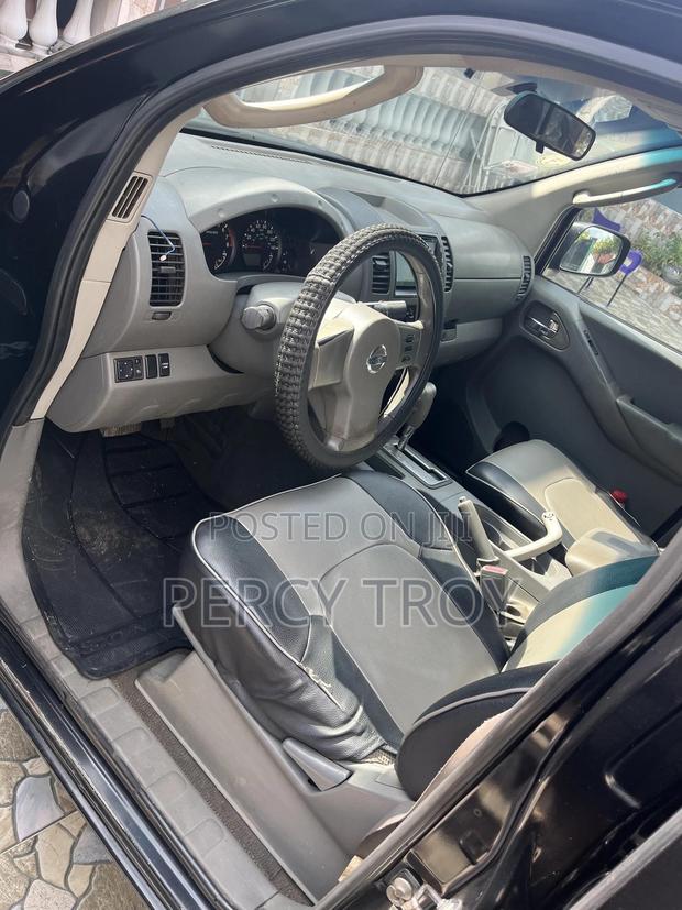 Nissan Frontier 2007 Black photo 4