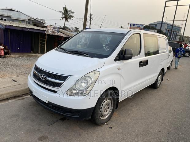 Hyundai H1 2011 White