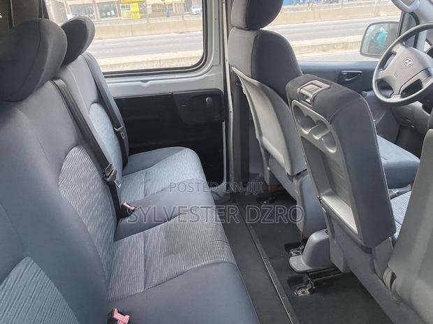 Hyundai H1 2011 White