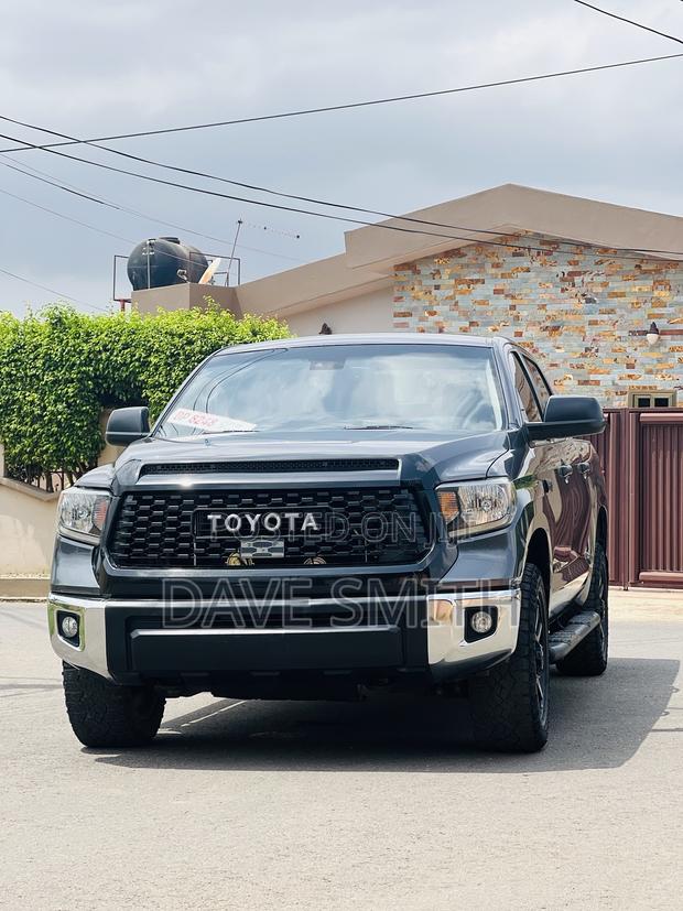 Toyota Tundra SR5 2021 Gray
