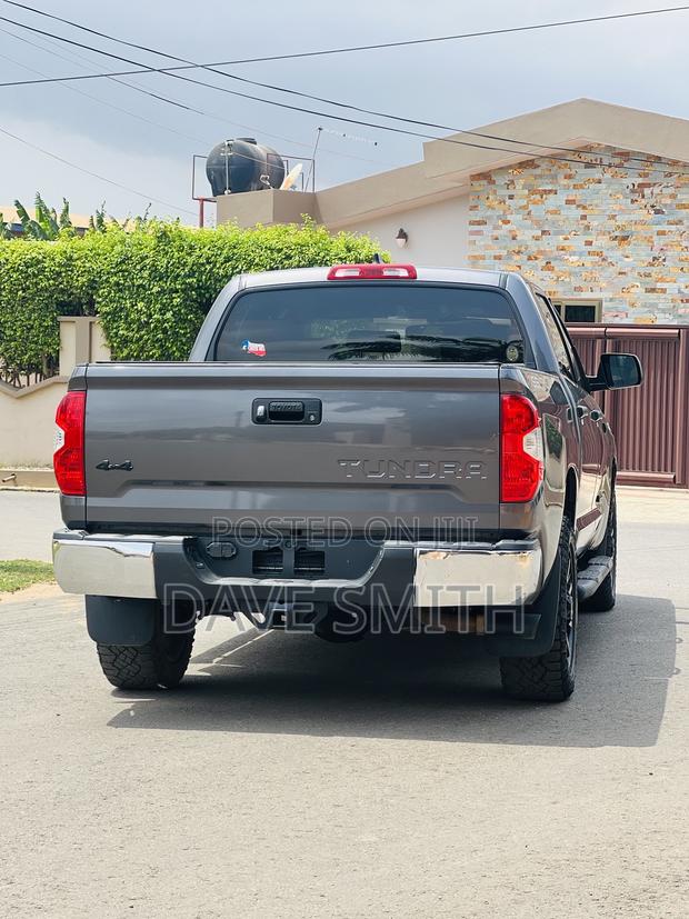 Toyota Tundra SR5 2021 Gray