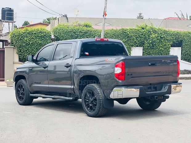 Toyota Tundra SR5 2021 Gray