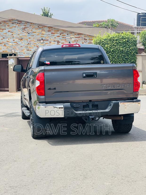 Toyota Tundra SR5 2021 Gray