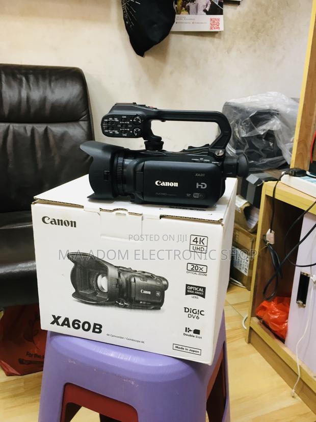 Uhd Video Camera (Xa60b ) With Audio Handle · Photo 2