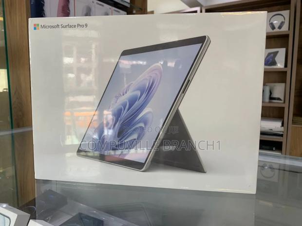 New Laptop Microsoft Surface Pro 9 16GB Intel Core I7 SSD 256GB · Photo 1