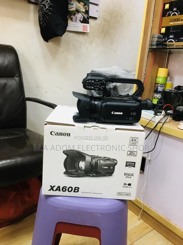 Camcorder With Professional Input at Out Out · Photo 2