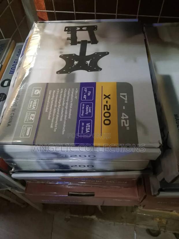 Tv Wall Mount 17"-42" Inches · Photo 2