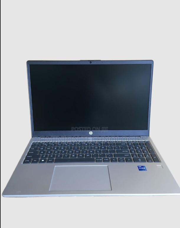 New Laptop HP 250 G10 8GB Intel Core i7 SSD 512GB · Photo 4