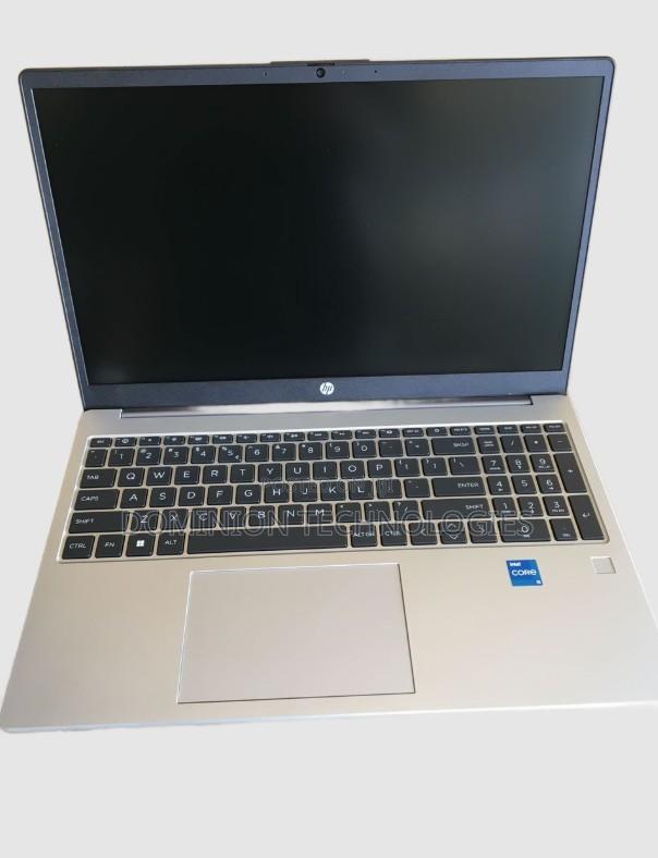 New Laptop HP 250 G10 8GB Intel Core i5 SSD 512GB · Photo 4