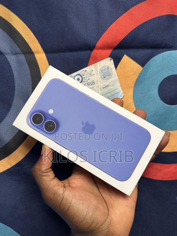 New Apple iPhone 16 128 GB Blue photo 2