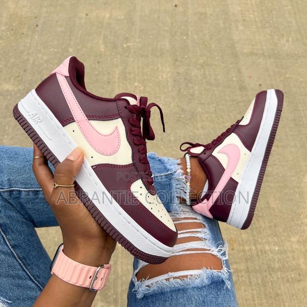 Nike Air Force 1 Valentine Day · Photo 3