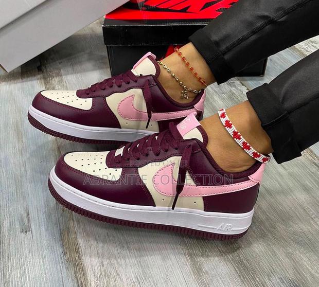 Nike Air Force 1 Valentine Day · Photo 4