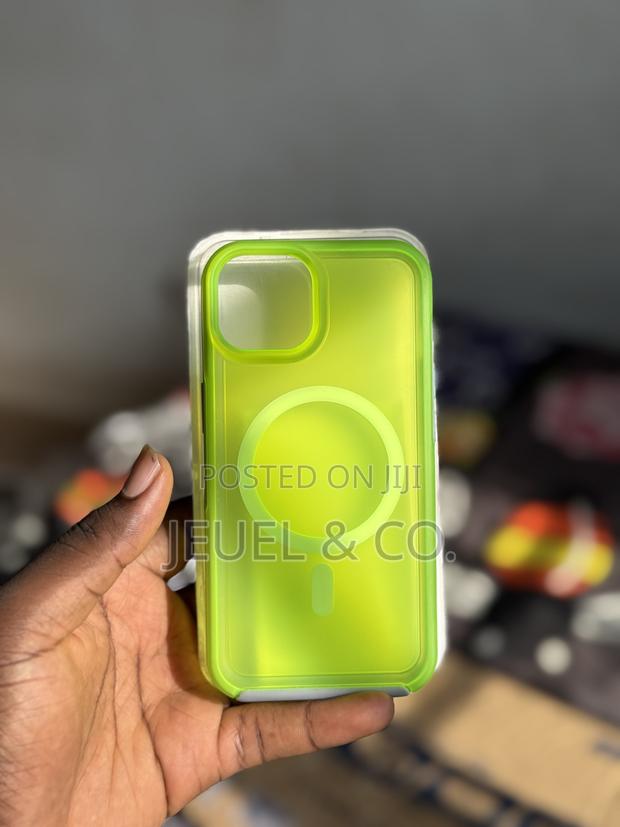 Foreign iPhone 13 / 14 Neon Magsafe Case photo 2