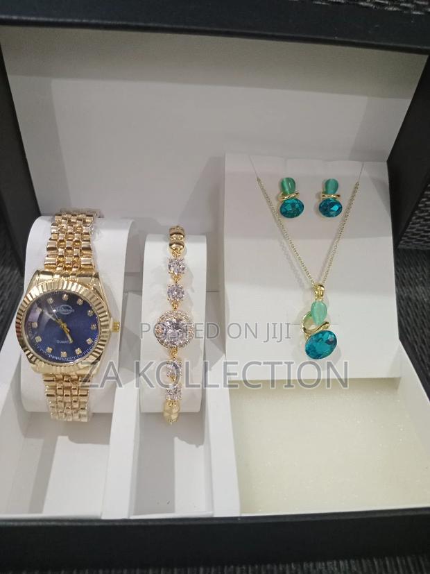 Luxury Blue Ladies Jewellery Set · Photo 3