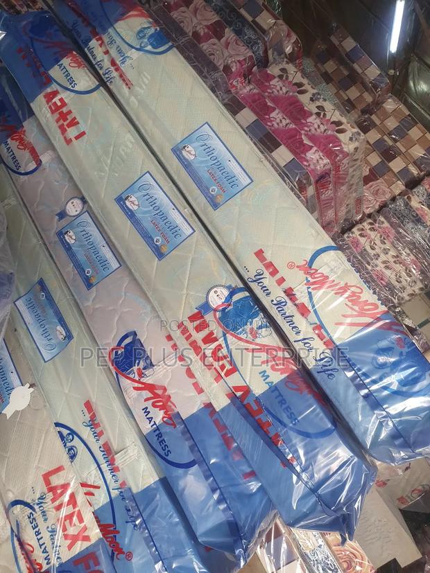 Latex Foam Orthopedic Queen Size Mattress photo 4