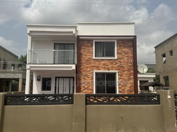 4bdrm Townhouse / Terrace in East Legon for rent photo 9