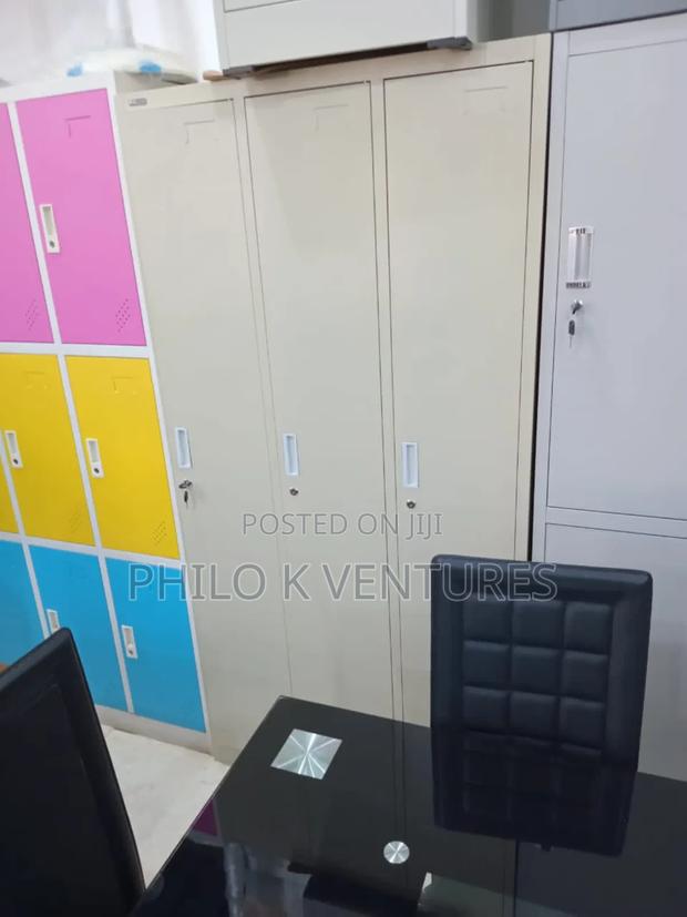 3 Door at Beautiful Price · Photo 2