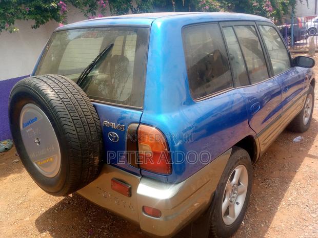 Toyota RAV4 2004 Blue