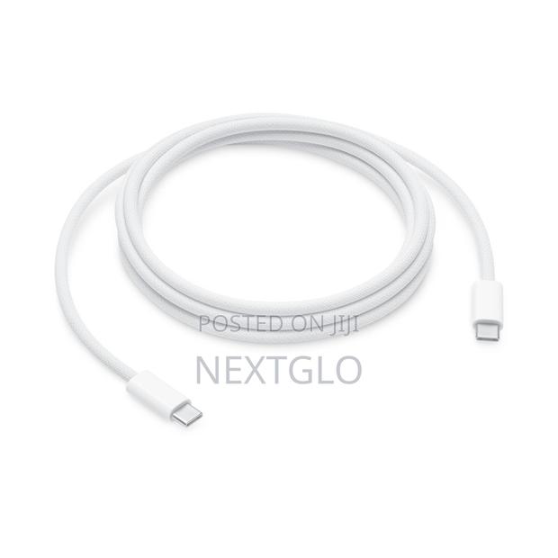 Apple 240 Watts Cable · Photo 3