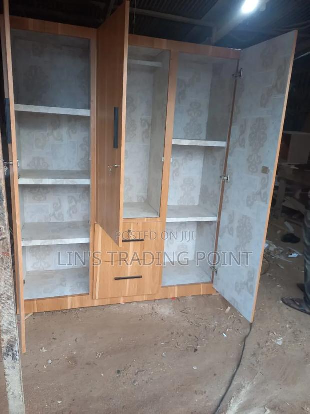 Quality 3 in 1 Wardrobe Is Available · Photo 2