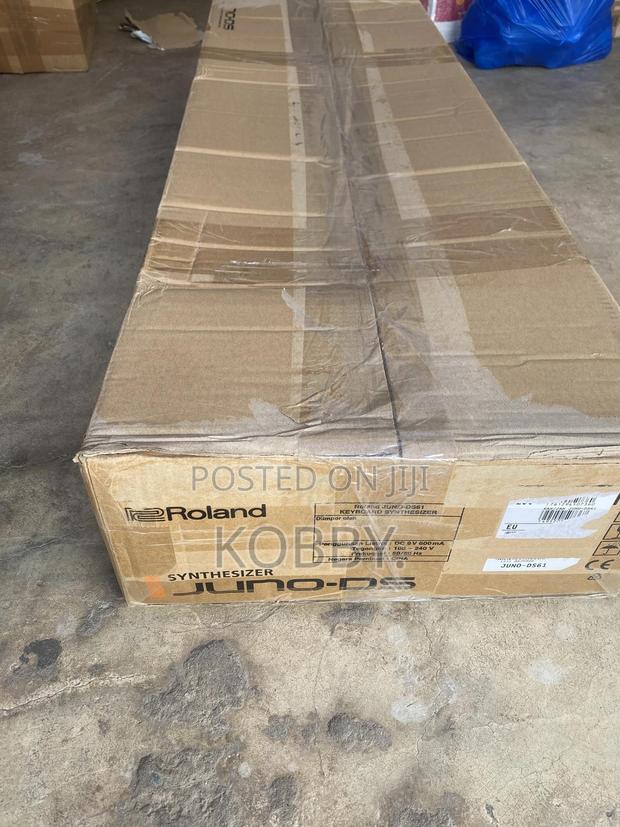 Roland Juno Ds61 Keyboard · Photo 3