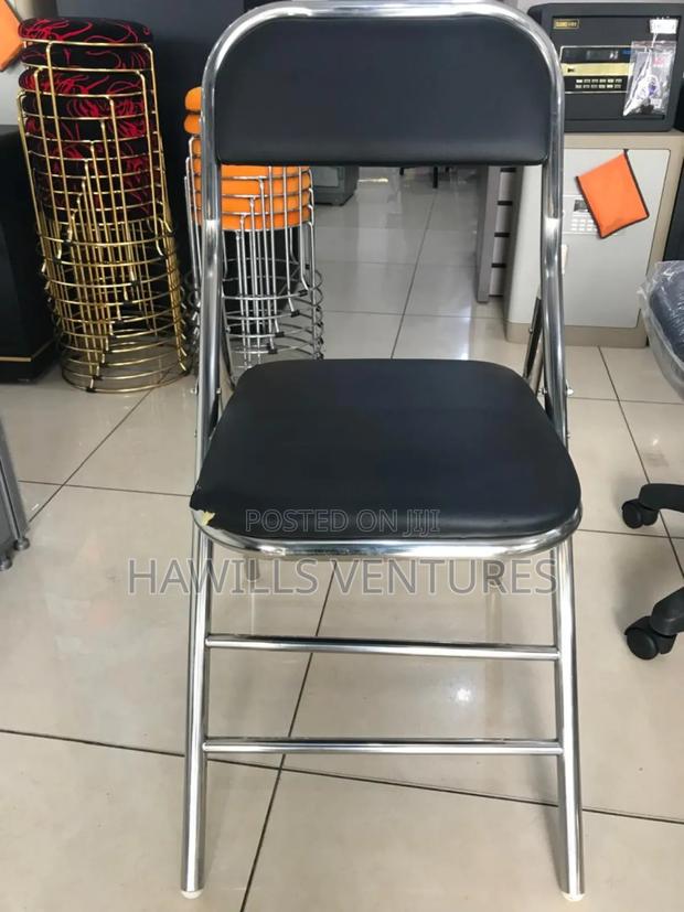 Folding Green Chair · Photo 2