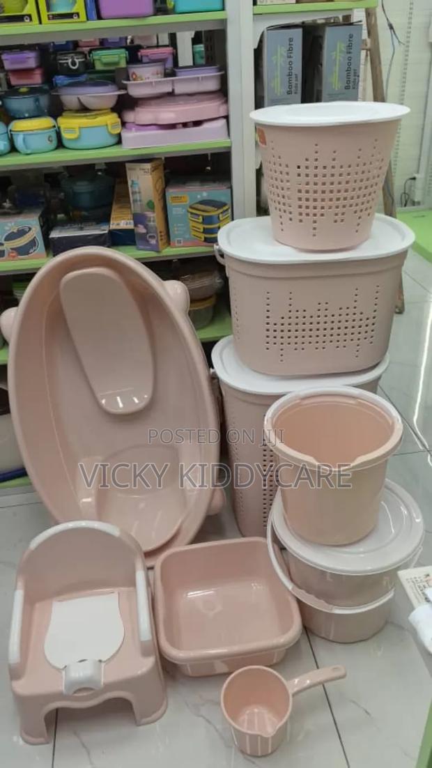 Baby Bath Set With Laundry Basket · Photo 4