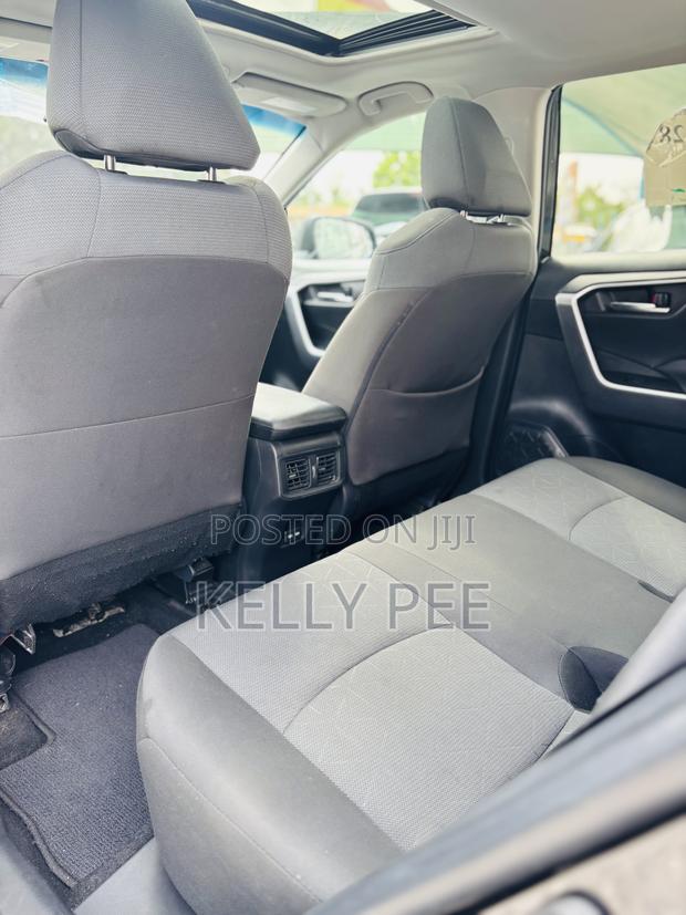 Toyota RAV4 XLE 2022 Black