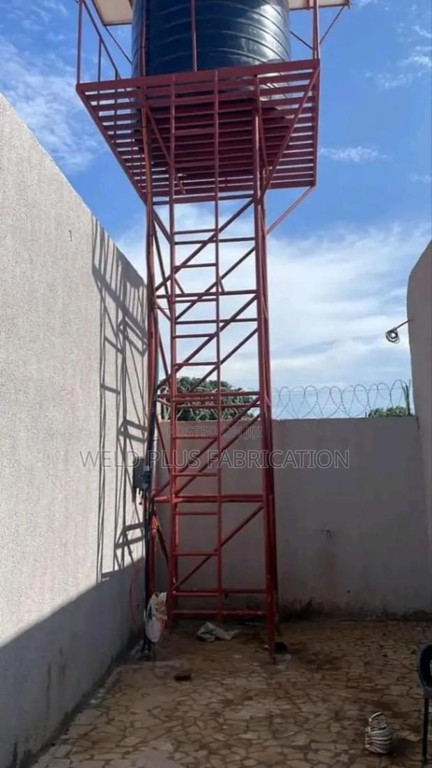Strong Poly Tank Stand · Photo 2