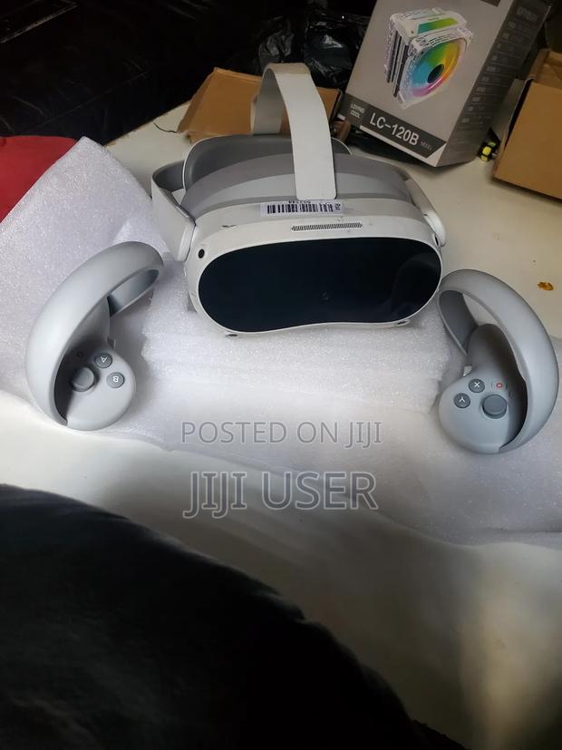 Pico 4vr 256gb, Display With Controllers Original · Photo 4